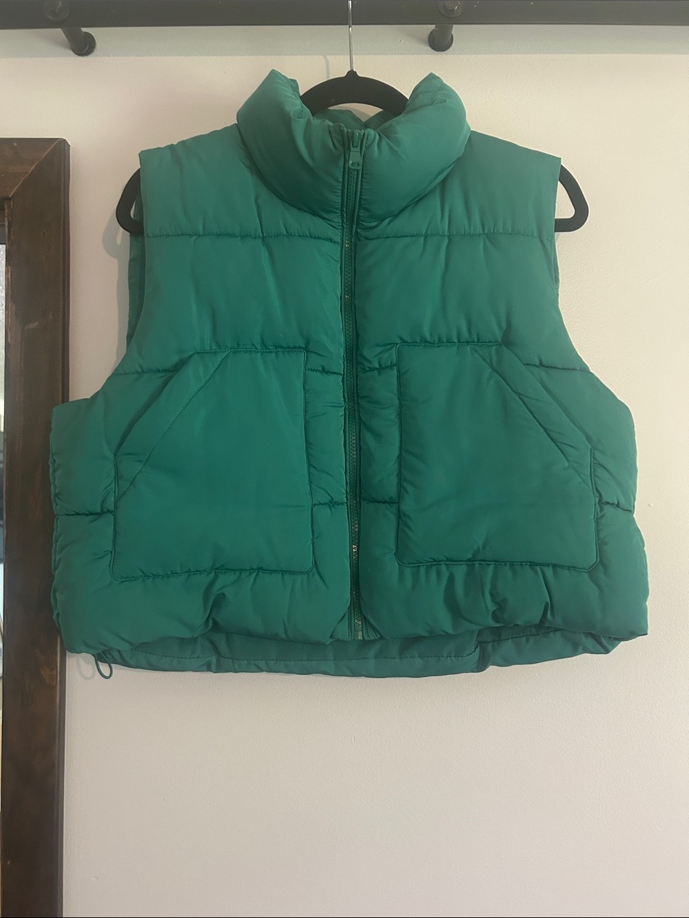 Love Tree Women’s Green Puffer Vest - Cropped